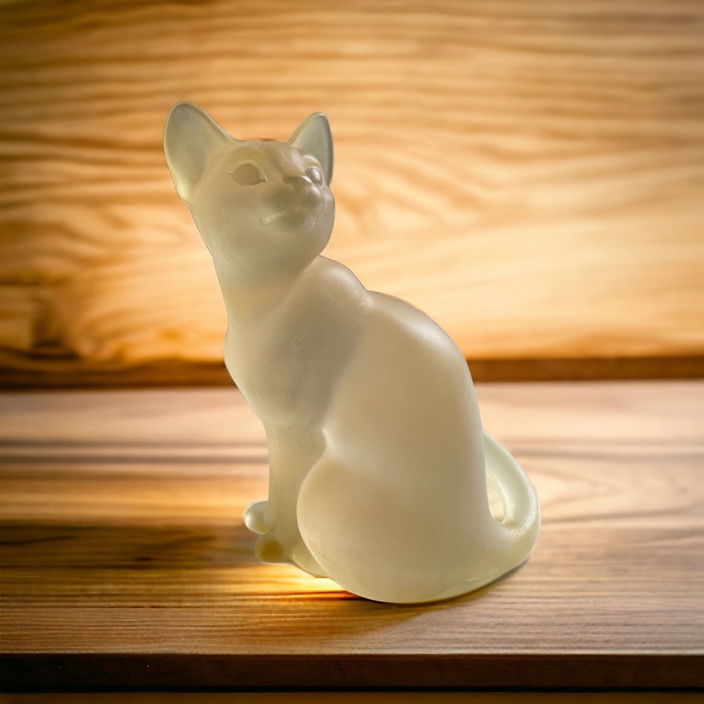 Glass cat